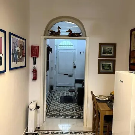 Pied-a-terre *